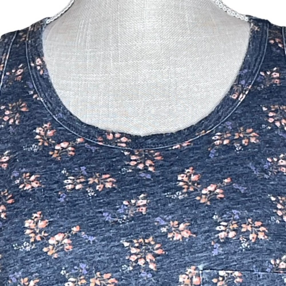 AMERICAN EAGLE Blue Floral Tank Top - Size Medium - Picture 3 of 5